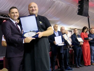 Pršutana Antolović apsolutni pobjednik na 16. Internacionalnom Sajmu pršuta u Tinjanu