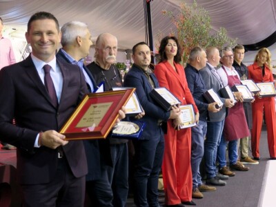 Pršutana Antolović apsolutni pobjednik na 16. Internacionalnom Sajmu pršuta u Tinjanu