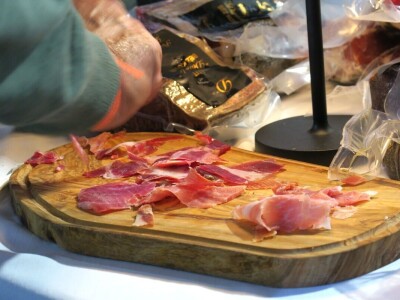 Pršutana Antolović apsolutni pobjednik na 16. Internacionalnom Sajmu pršuta u Tinjanu