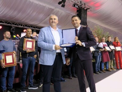 Pršutana Antolović apsolutni pobjednik na 16. Internacionalnom Sajmu pršuta u Tinjanu