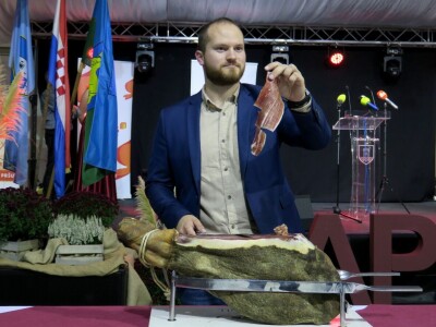 Pršutana Antolović apsolutni pobjednik na 16. Internacionalnom Sajmu pršuta u Tinjanu