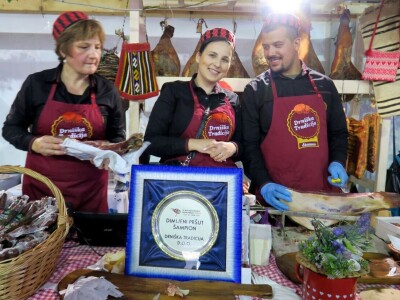 Pršutana Antolović apsolutni pobjednik na 16. Internacionalnom Sajmu pršuta u Tinjanu