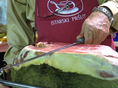 Pršutana Antolović apsolutni pobjednik na 16. Internacionalnom Sajmu pršuta u Tinjanu