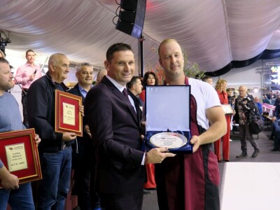 Pršutana Antolović apsolutni pobjednik na 16. Internacionalnom Sajmu pršuta u Tinjanu