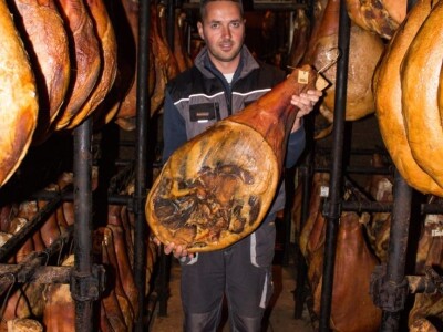 Pršutana Ivana Pupačića iz Kostanja Pršutana Ivana Pupačića iz Kostanja