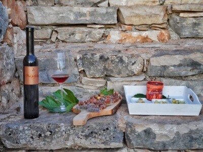 Prva hrvatska radionica sljubljivanja autohtonog bilja i vina Prva hrvatska radionica sljubljivanja autohtonog bilja i vina