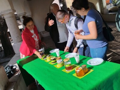 Prva specijalizirana konferencija na temu propolisa i zdravlja