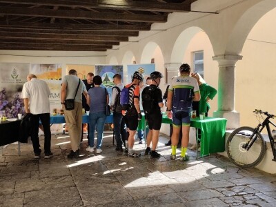 Prva specijalizirana konferencija na temu propolisa i zdravlja