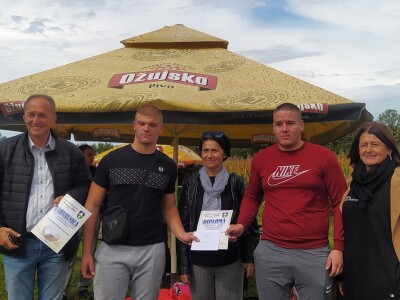 Prvo međunarodno takmičenje u ručnoj berbi kukuruza Prvo međunarodno takmičenje u ručnoj berbi kukuruza