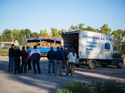Podeljene pumpe za navodnjavanje poplavljenim poljoprivrednicima