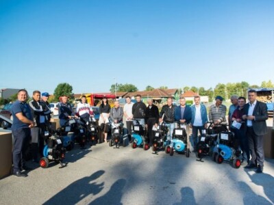 Podeljene pumpe za navodnjavanje poplavljenim poljoprivrednicima