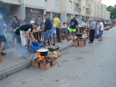 Pužijada i utrka puževa u Benkovcu Pužijada i utrka puževa u Benkovcu