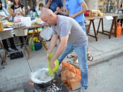 Pužijada i utrka puževa u Benkovcu Pužijada i utrka puževa u Benkovcu
