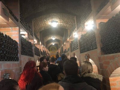 Turisti često obilaze stari podrum