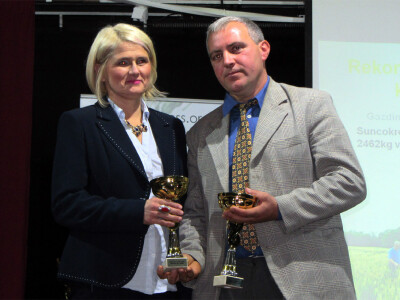 Radiša Radisavljević prima nagradu