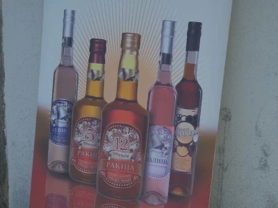 Rakija mora da "odleži"