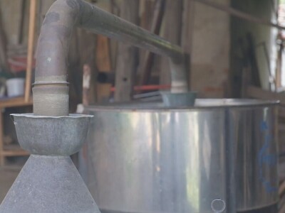 Rakija mora da "odleži"