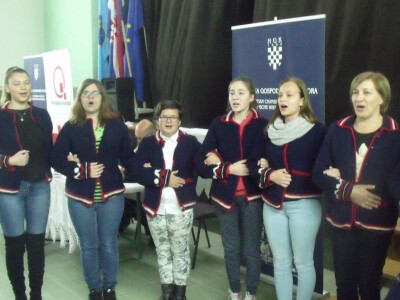 Ženska pjevačka skupina iz Semeljaca