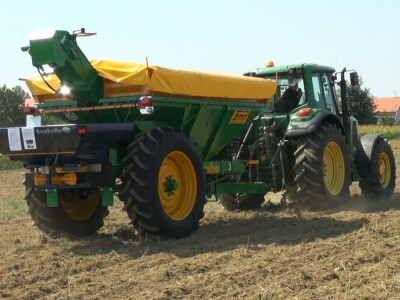 Rasipač Bogballe L1 700 i prikolica Perrein Jumbo 6500 Rasipač Bogballe L1 700 i prikolica Perrein Jumbo 6500