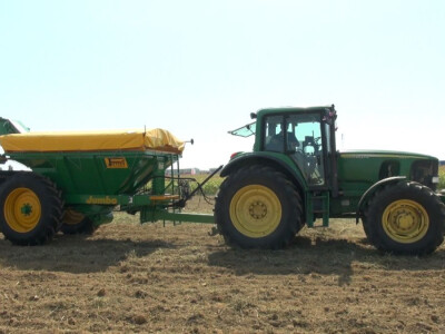 Rasipač Bogballe L1 700 i prikolica Perrein Jumbo 6500 Rasipač Bogballe L1 700 i prikolica Perrein Jumbo 6500