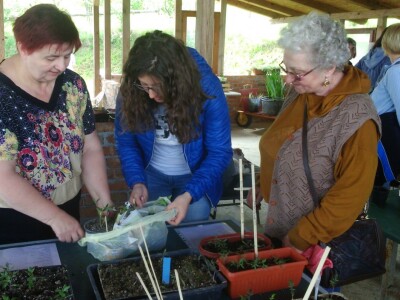 Buduća agronomka Anita Štivičić (u sredini)