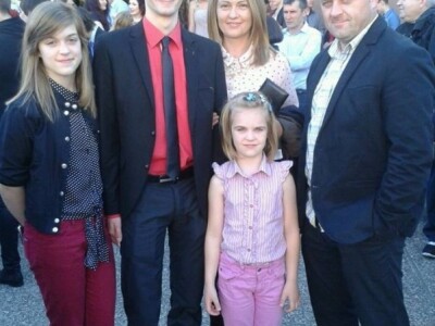 Obitelj Redžić na okupu