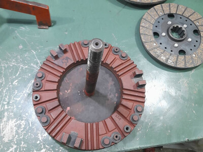 Remont traktora IMT 542