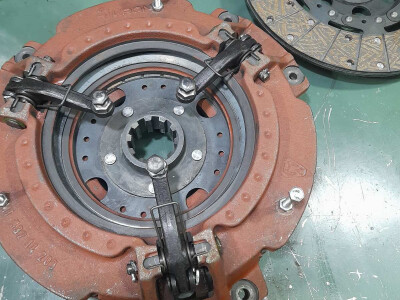 Remont traktora IMT 542