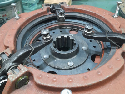 Remont traktora IMT 542