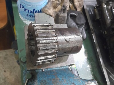 Remont traktora IMT 577