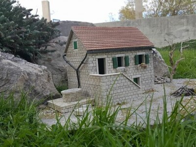 Replike kamenih kućica Dalmatinske zagore