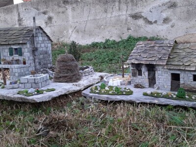 Replike kamenih kućica Dalmatinske zagore