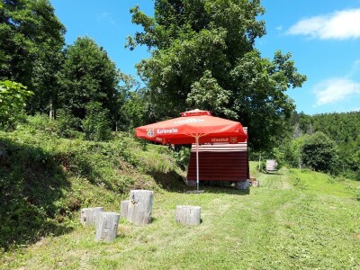 Robinzonski turizam Hrib