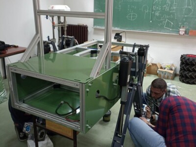 Robot Agar firme Coming iz Niša