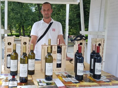 Rođaci Nebojša Milovanović i Boban Kovačić otvorili vlastitu vinariju: Vina sa crvenog brijega oživljavaju banjalučke legende