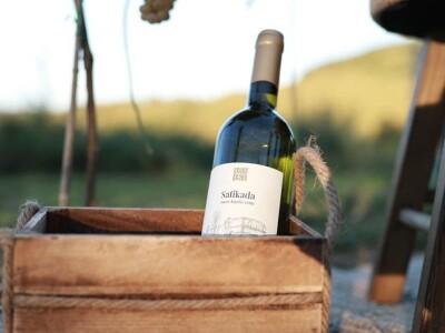 Rođaci Nebojša Milovanović i Boban Kovačić otvorili vlastitu vinariju: Vina sa crvenog brijega oživljavaju banjalučke legende