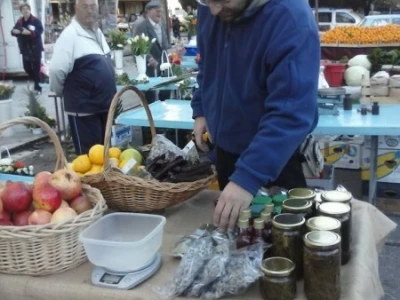 Sin Jakša rogač prodaje na splitskoj tržnici