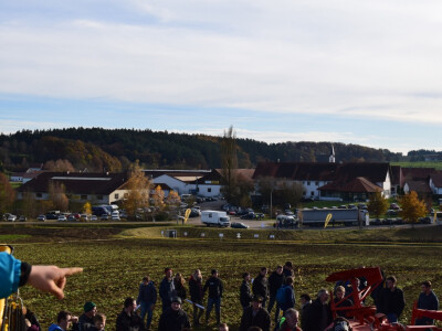 Ljudi iz ovoga sela rade u Ropi