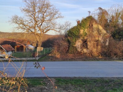 Ruševni objekti na selu