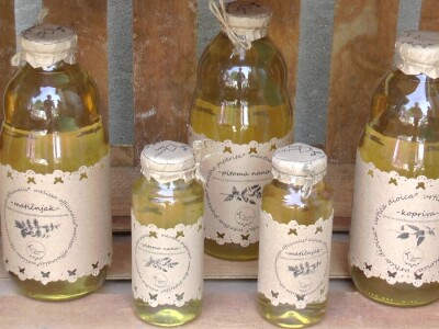 Rusija traži proizvode od lekovitog bilja mladog bračnog para iz Bečeja Rusija traži proizvode od lekovitog bilja mladog bračnog para iz Bečeja