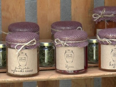 Rusija traži proizvode od lekovitog bilja mladog bračnog para iz Bečeja Rusija traži proizvode od lekovitog bilja mladog bračnog para iz Bečeja