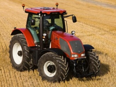 Traktor Valtra S