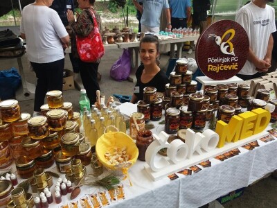 Sajam "Dani maline i meda" Žepče 2019. Sajam "Dani maline i meda" Žepče 2019.