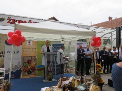 Sajam "Dani maline i meda" Žepče 2019. Sajam "Dani maline i meda" Žepče 2019.