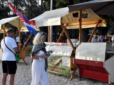 Sajam malih OPG-ova na Rivi u Zadru