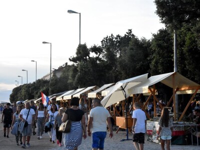 Sajam malih OPG-ova na Rivi u Zadru