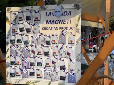 Sajam malih OPG-ova na Rivi u Zadru