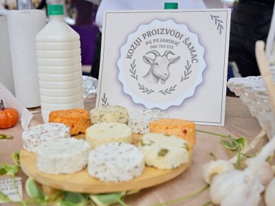 Sajam meda, prehrambrenih i tradicionalnih proizvoda u Šamcu