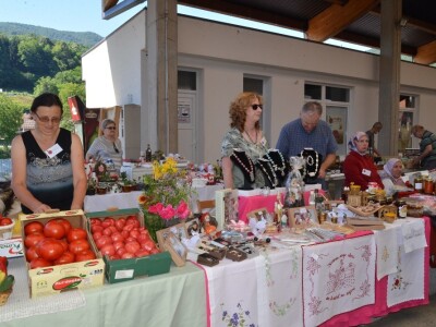 Sajam poljoprivrednih proizvoda "Dani maline i meda" Žepče 2022.