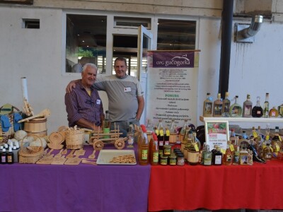 Sajam poljoprivrednih proizvoda "Dani maline i meda" Žepče 2022.